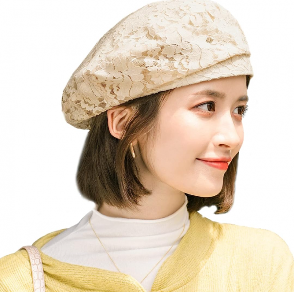 Topi berets dengan detail renda